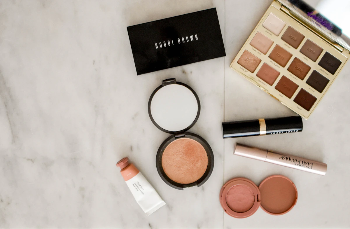 Premium Shopify theme for beauty and skincare stores showcasing elegant product layouts